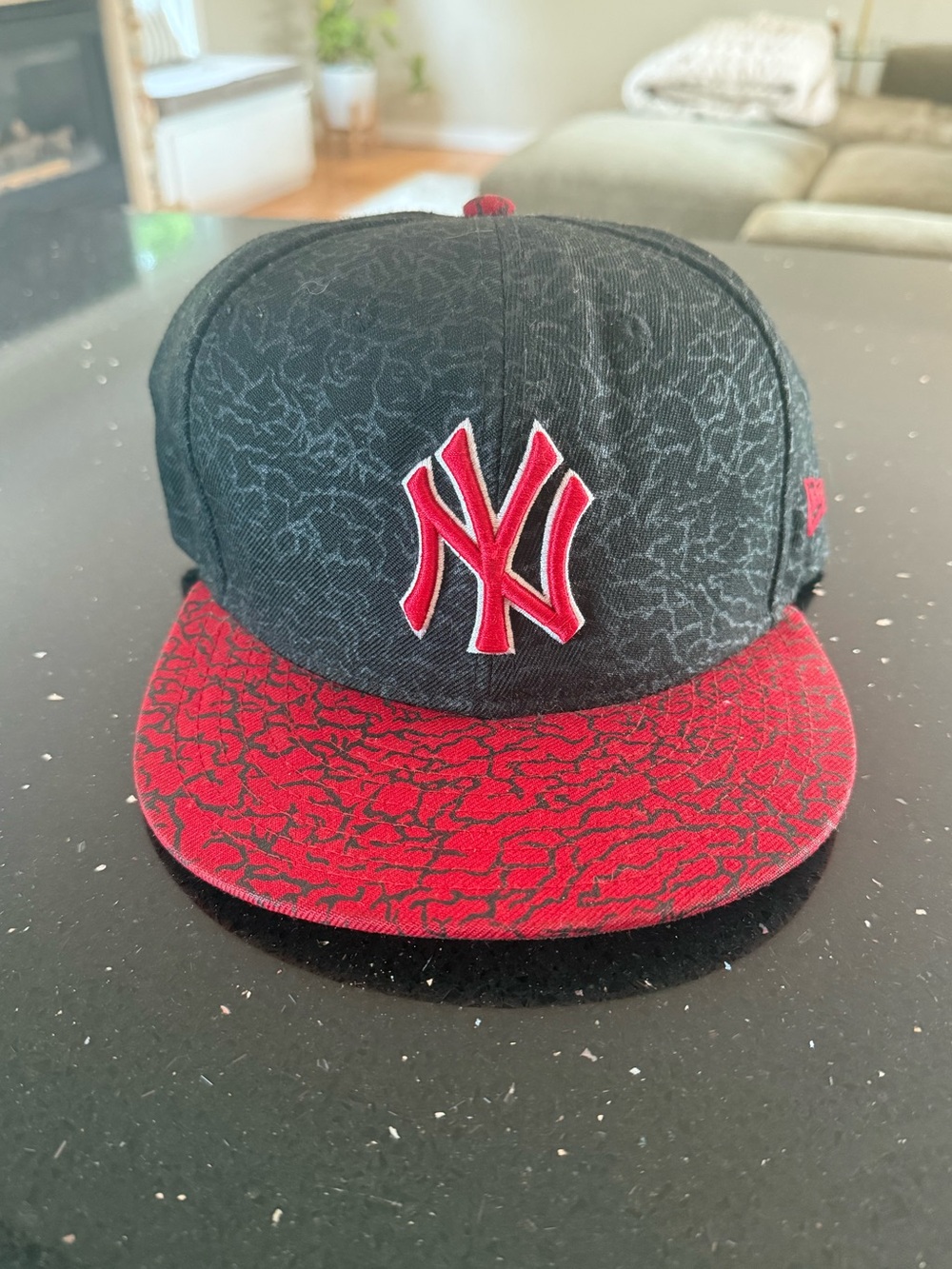 New Era Black & Red NY Yankees Patterned Snapback